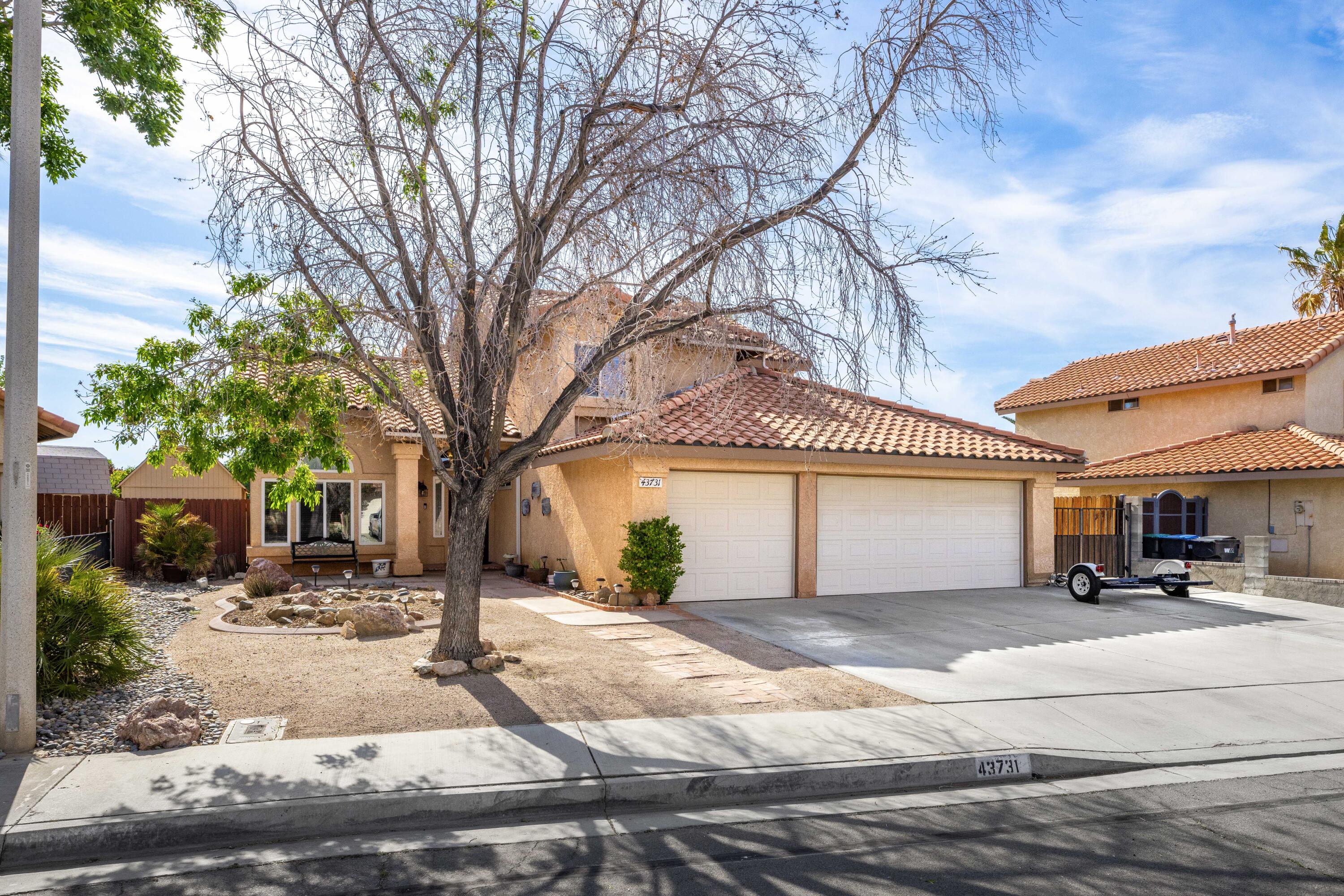 Lancaster, California 93535, United States, 4 Bedrooms Bedrooms, ,3 BathroomsBathrooms,Residential,Pending,120093