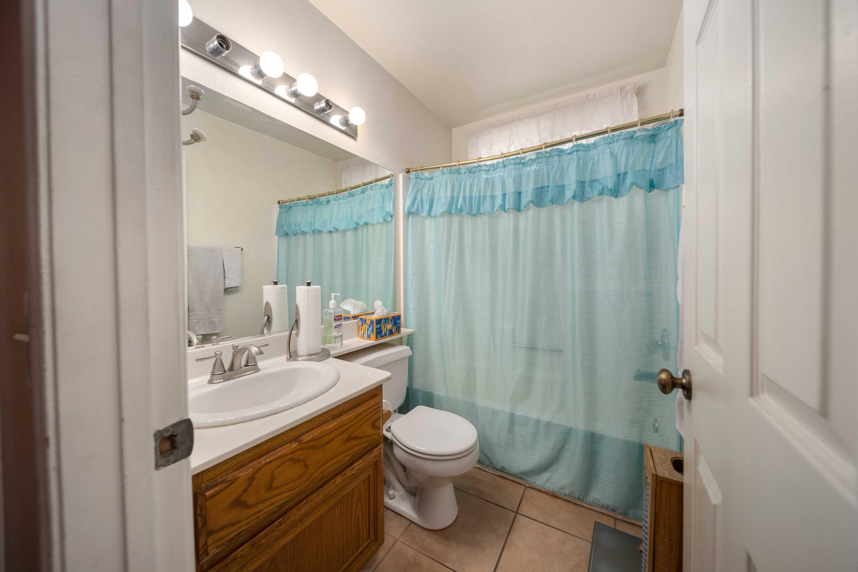 Lancaster, California 93535, United States, 4 Bedrooms Bedrooms, ,3 BathroomsBathrooms,Residential,Pending,120093