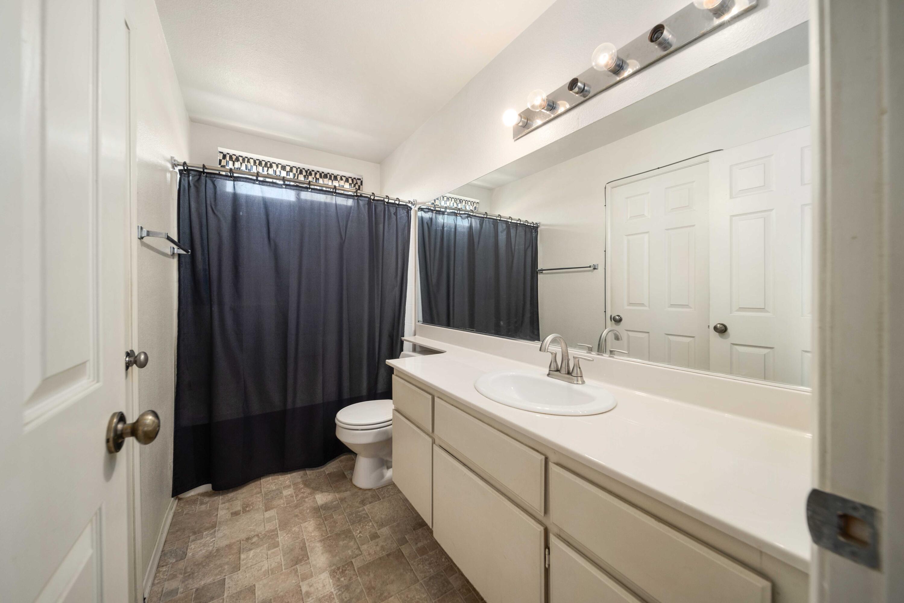 Lancaster, California 93535, United States, 4 Bedrooms Bedrooms, ,3 BathroomsBathrooms,Residential,Pending,120093