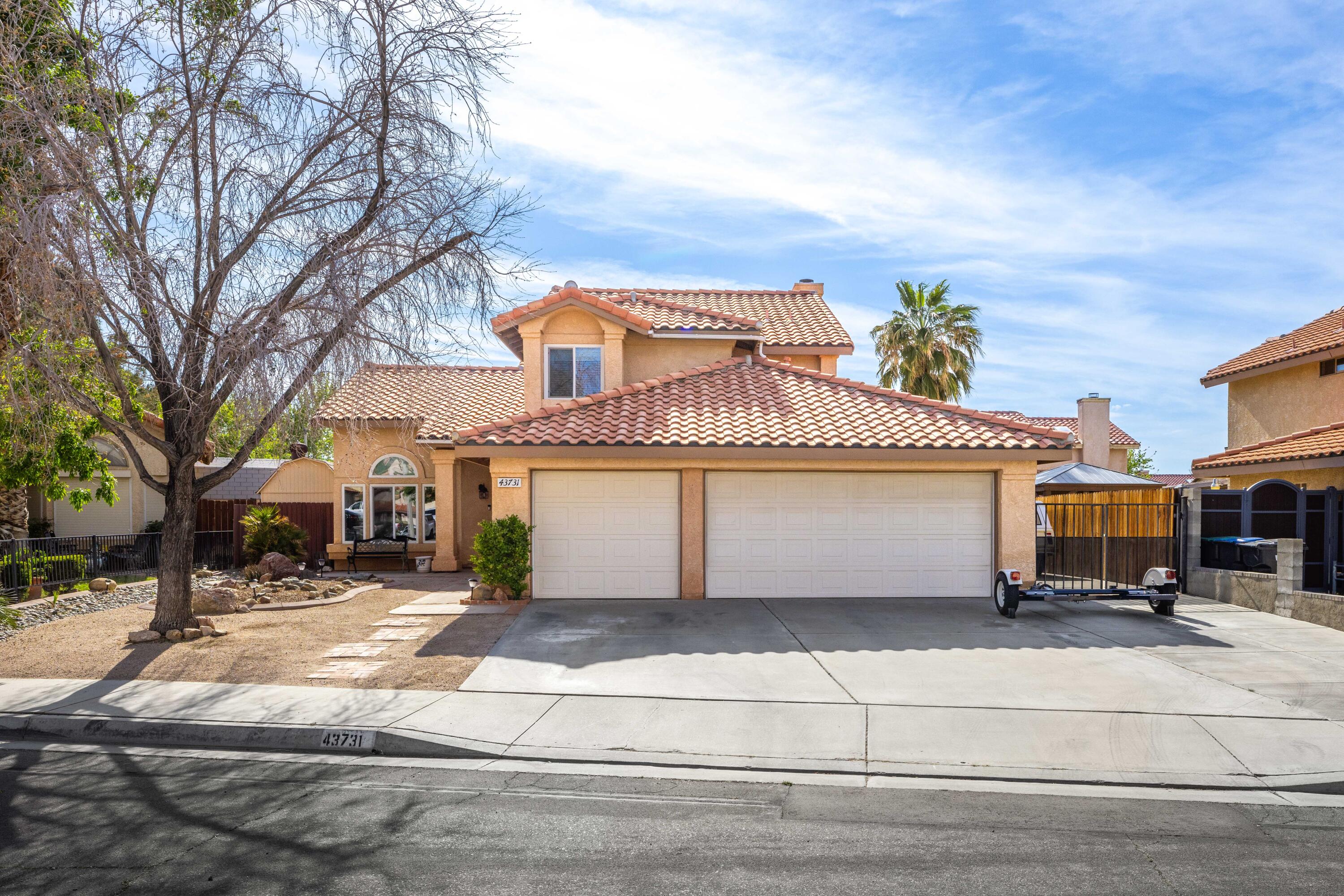 Lancaster, California 93535, United States, 4 Bedrooms Bedrooms, ,3 BathroomsBathrooms,Residential,Pending,120093