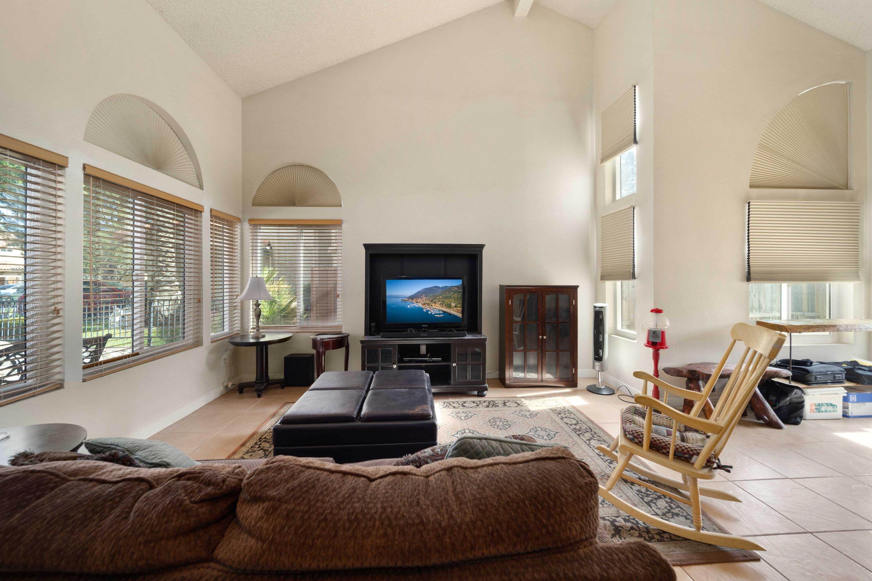 Lancaster, California 93535, United States, 4 Bedrooms Bedrooms, ,3 BathroomsBathrooms,Residential,Pending,120093