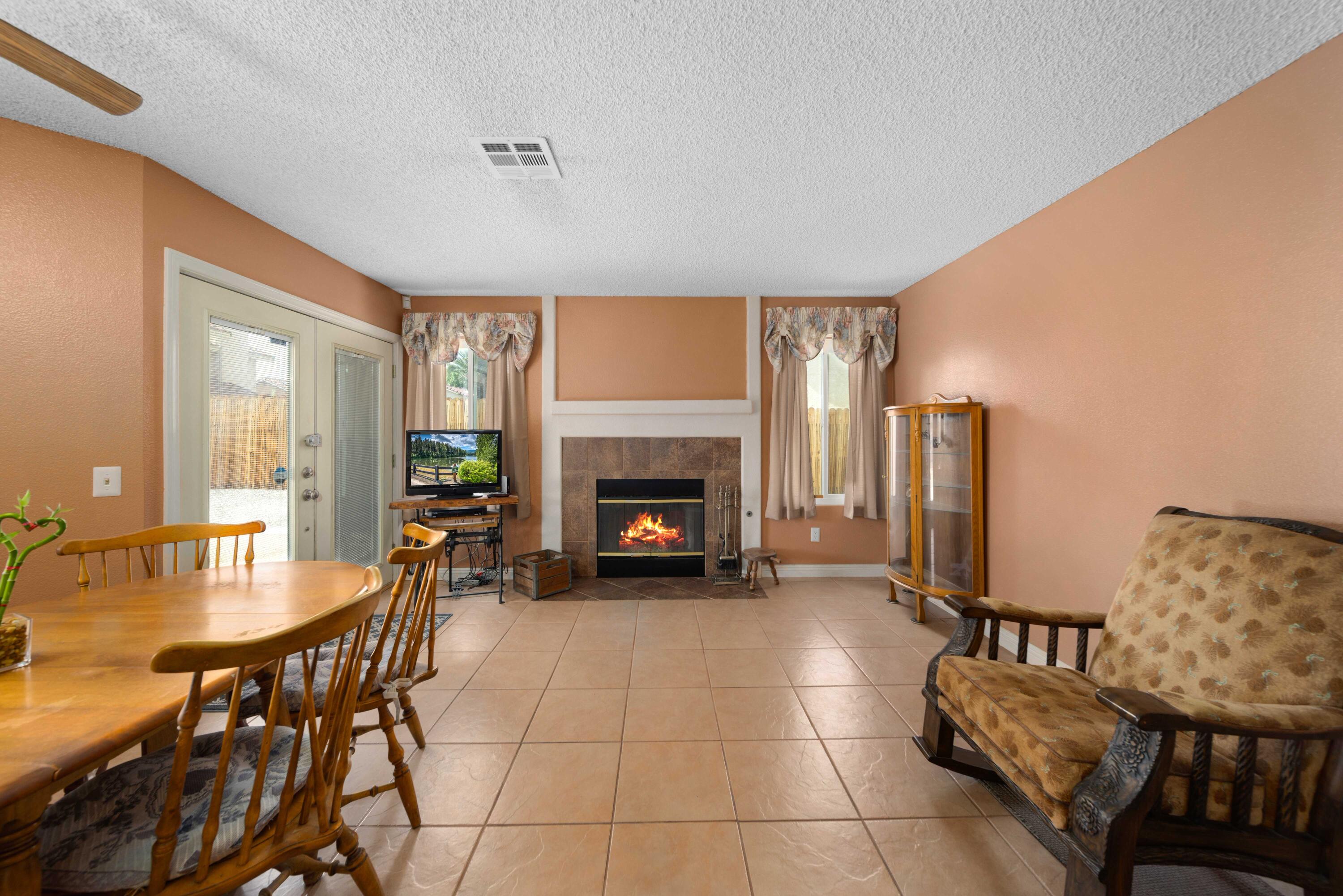 Lancaster, California 93535, United States, 4 Bedrooms Bedrooms, ,3 BathroomsBathrooms,Residential,Pending,120093