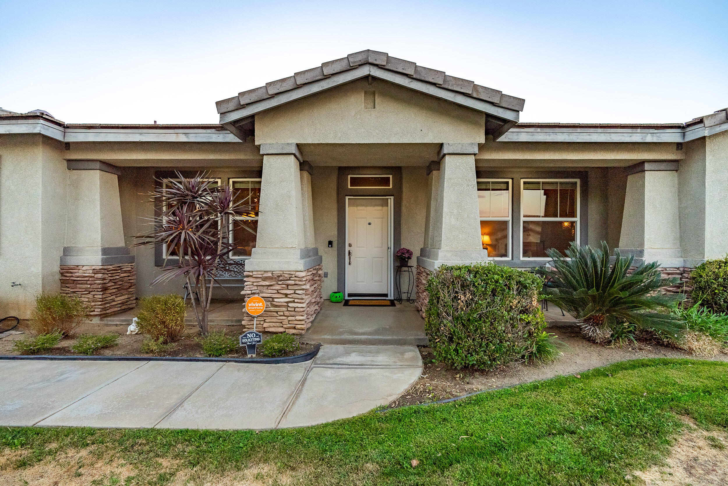 Palmdale, California 93551, United States, 5 Bedrooms Bedrooms, ,3 BathroomsBathrooms,Residential,Pending,39127