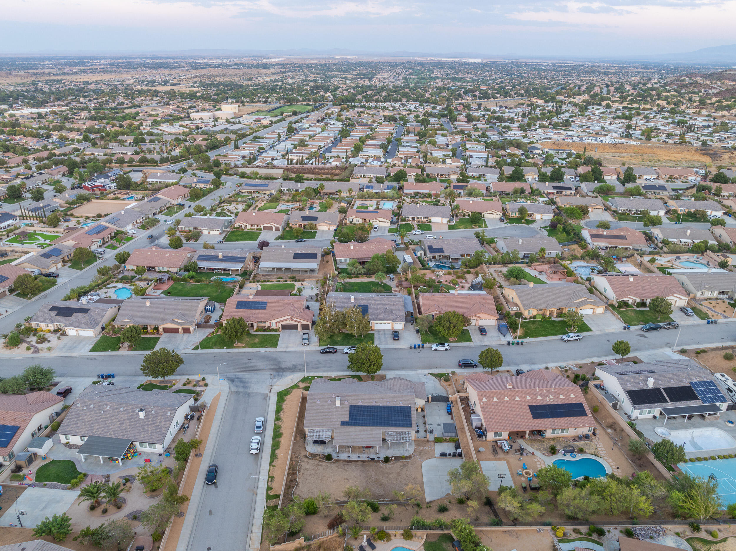 Palmdale, California 93551, United States, 5 Bedrooms Bedrooms, ,3 BathroomsBathrooms,Residential,Pending,39127