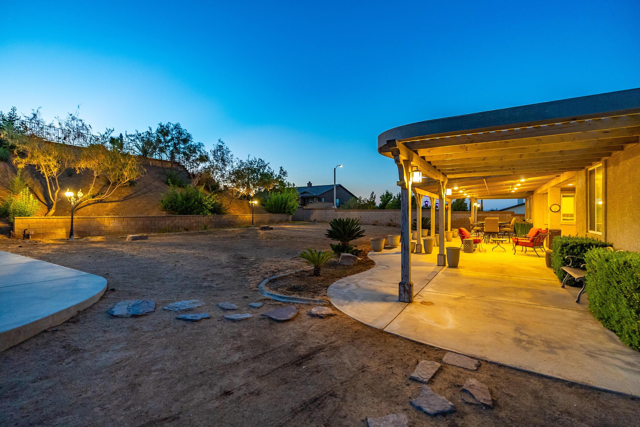 Palmdale, California 93551, United States, 5 Bedrooms Bedrooms, ,3 BathroomsBathrooms,Residential,Pending,39127