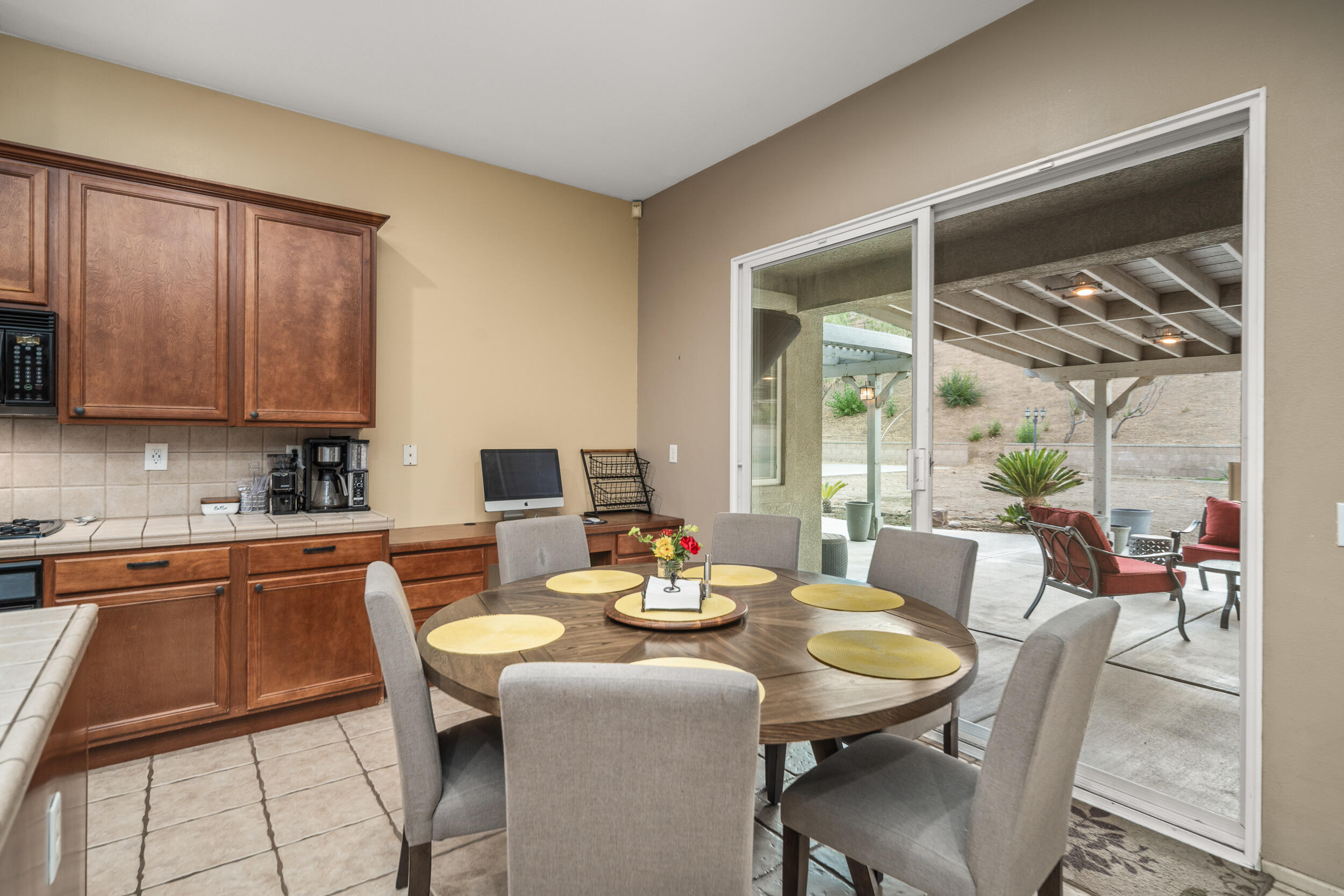 Palmdale, California 93551, United States, 5 Bedrooms Bedrooms, ,3 BathroomsBathrooms,Residential,Pending,39127