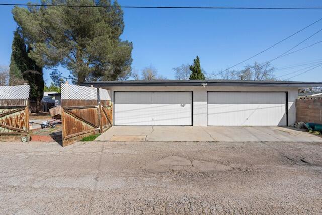 Lancaster, California 93534, United States, 3 Bedrooms Bedrooms, ,2 BathroomsBathrooms,Residential,Active,99221