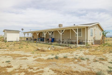 A home in Rosamond