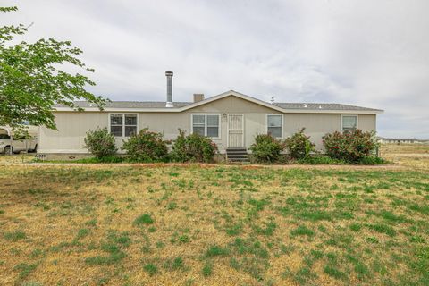 A home in Rosamond