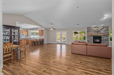 A home in Leona Valley