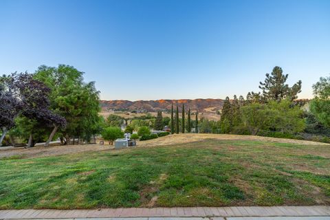 A home in Leona Valley