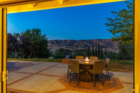 A home in Leona Valley