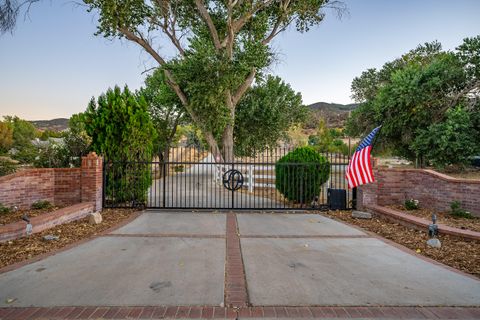 A home in Leona Valley