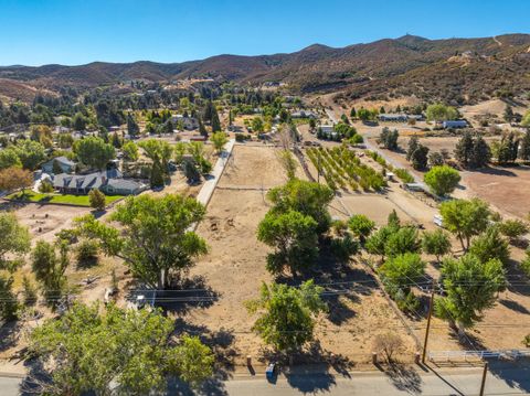 A home in Leona Valley