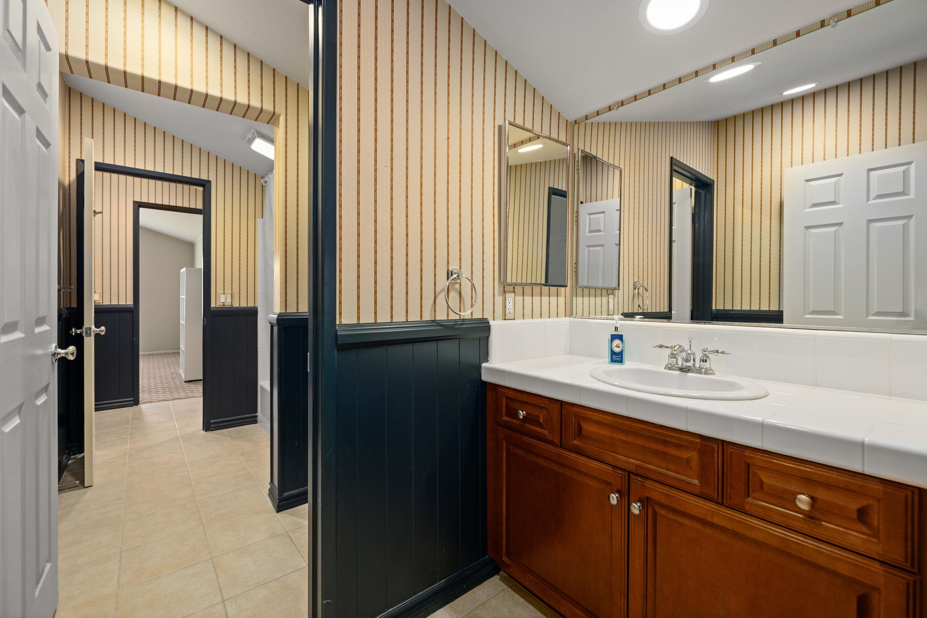 Lancaster, California 93536, United States, 4 Bedrooms Bedrooms, ,3 BathroomsBathrooms,Residential,Pending,37461