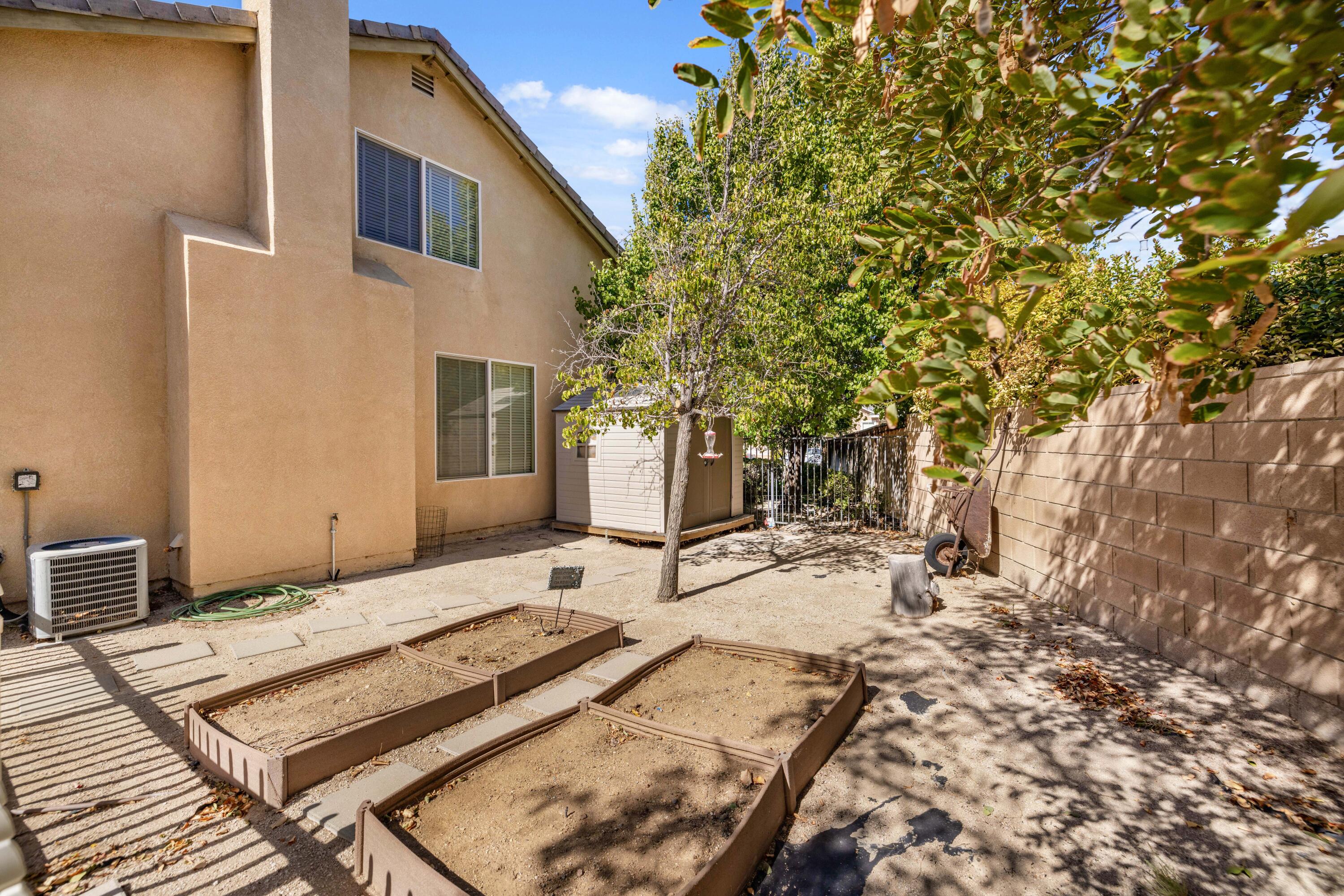 Lancaster, California 93536, United States, 4 Bedrooms Bedrooms, ,3 BathroomsBathrooms,Residential,Pending,37461