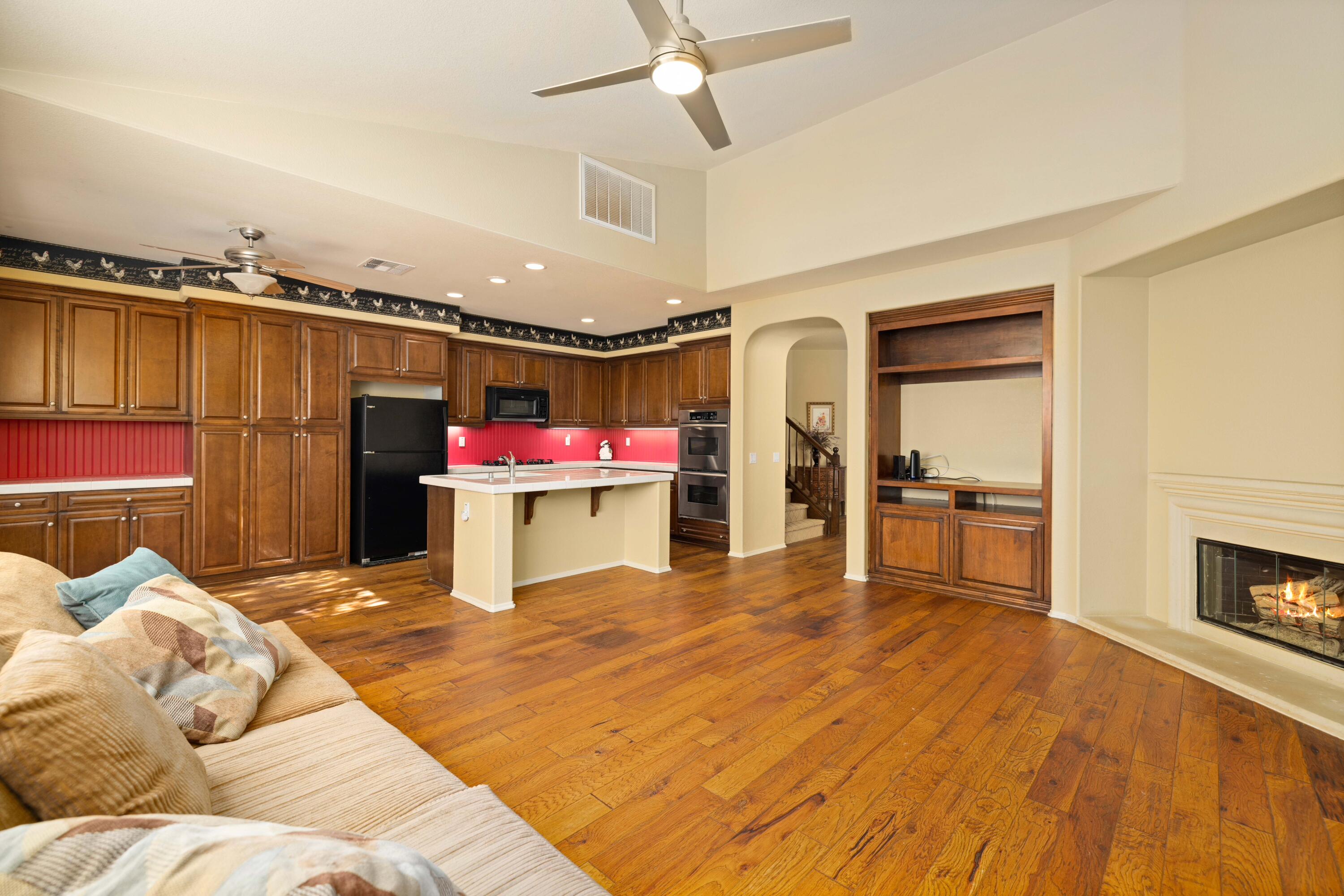 Lancaster, California 93536, United States, 4 Bedrooms Bedrooms, ,3 BathroomsBathrooms,Residential,Pending,37461