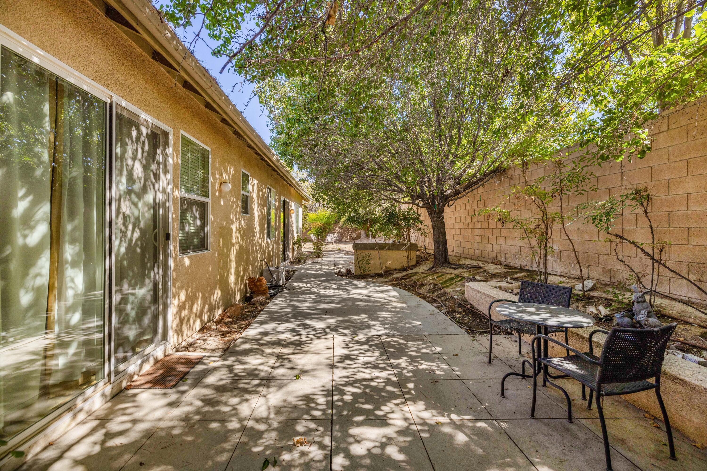 Lancaster, California 93536, United States, 4 Bedrooms Bedrooms, ,3 BathroomsBathrooms,Residential,Pending,37461