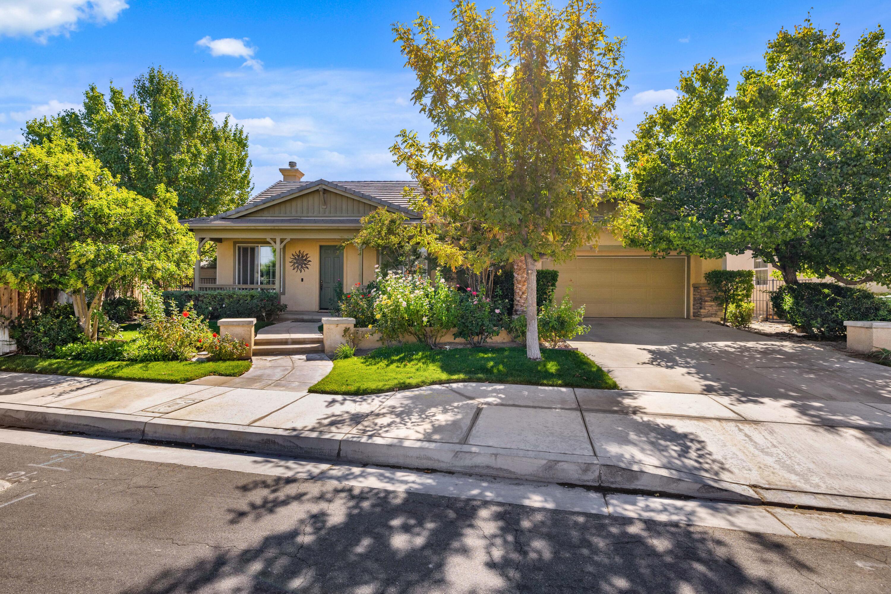 Lancaster, California 93536, United States, 4 Bedrooms Bedrooms, ,3 BathroomsBathrooms,Residential,Pending,37461