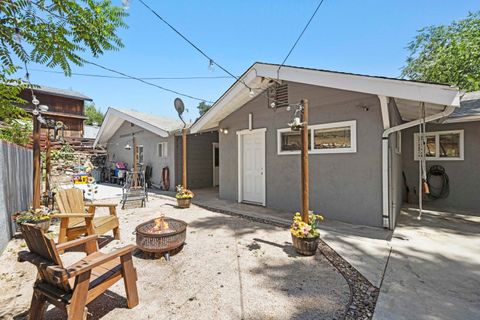 A home in Agua Dulce