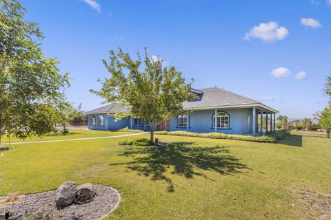 A home in Rosamond