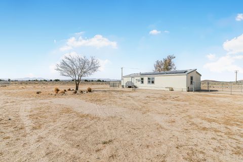 A home in North Edwards