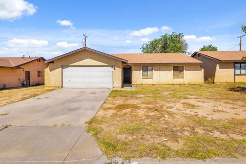 Single Family Residence in Rosamond CA 3391 Roxbury Street.jpg