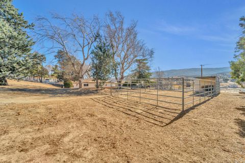 A home in Leona Valley