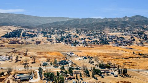 A home in Leona Valley