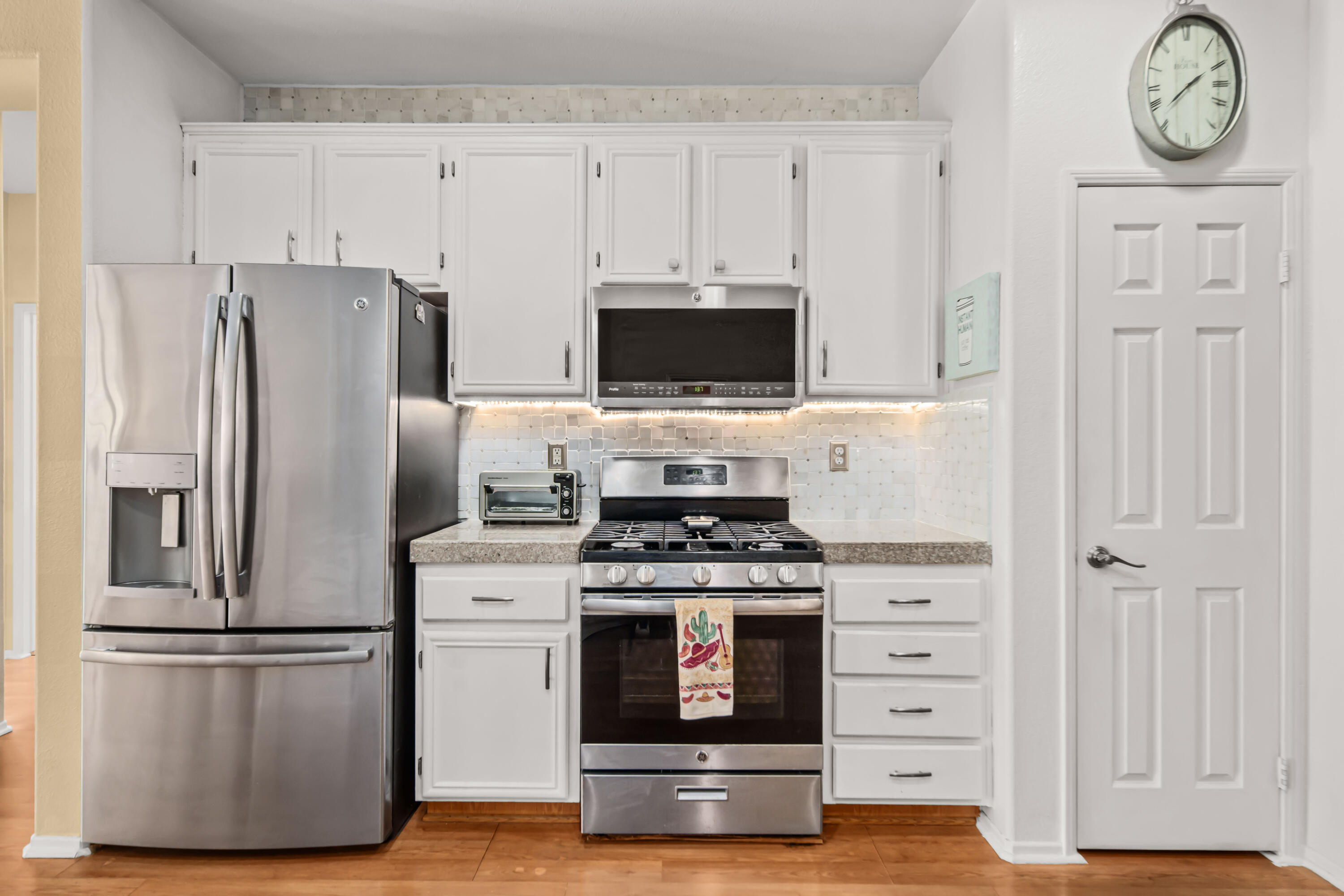 Palmdale, California 93551, United States, 4 Bedrooms Bedrooms, ,2 BathroomsBathrooms,Residential,Active,26512