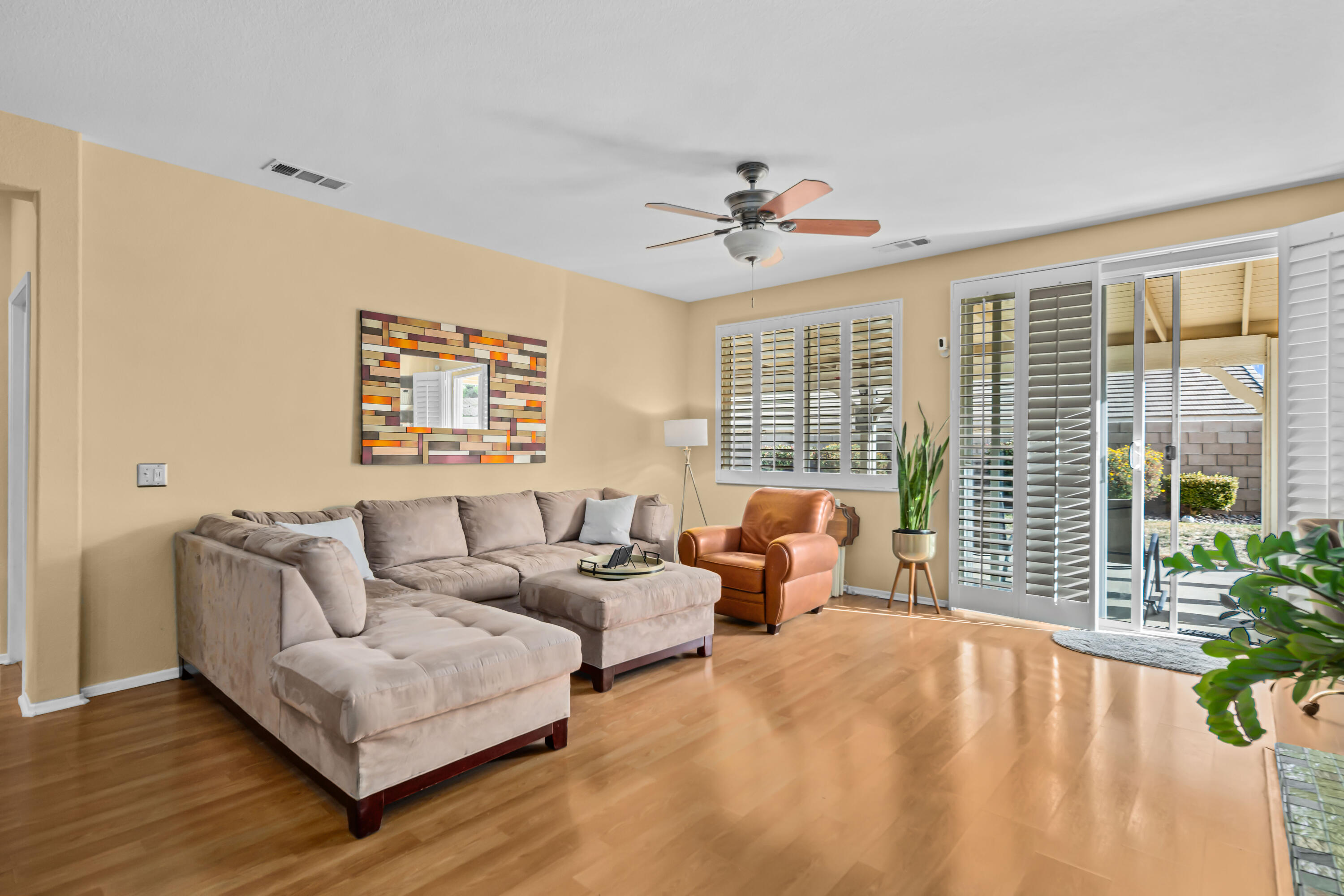 Palmdale, California 93551, United States, 4 Bedrooms Bedrooms, ,2 BathroomsBathrooms,Residential,Active,26512