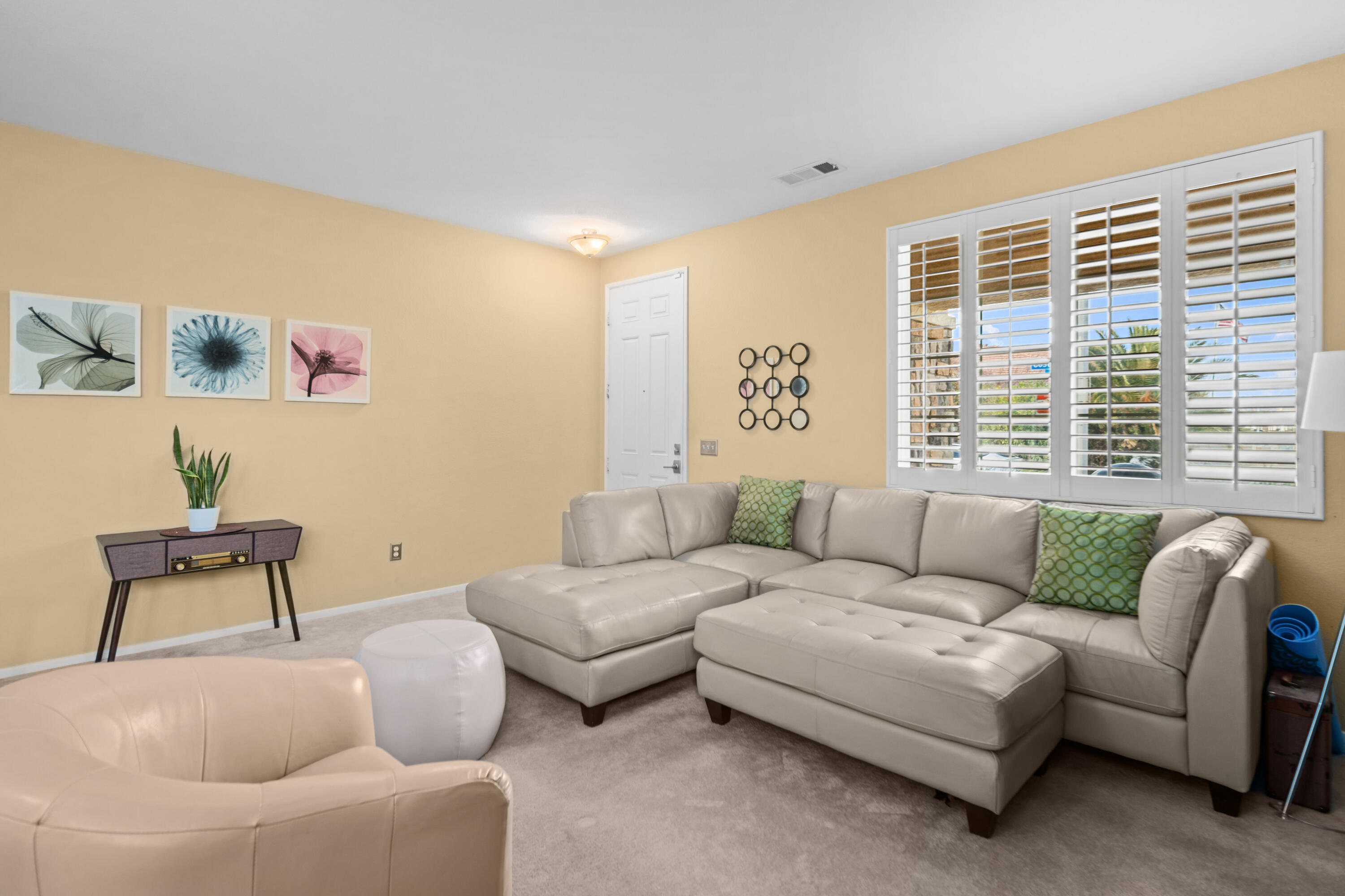 Palmdale, California 93551, United States, 4 Bedrooms Bedrooms, ,2 BathroomsBathrooms,Residential,Active,26512