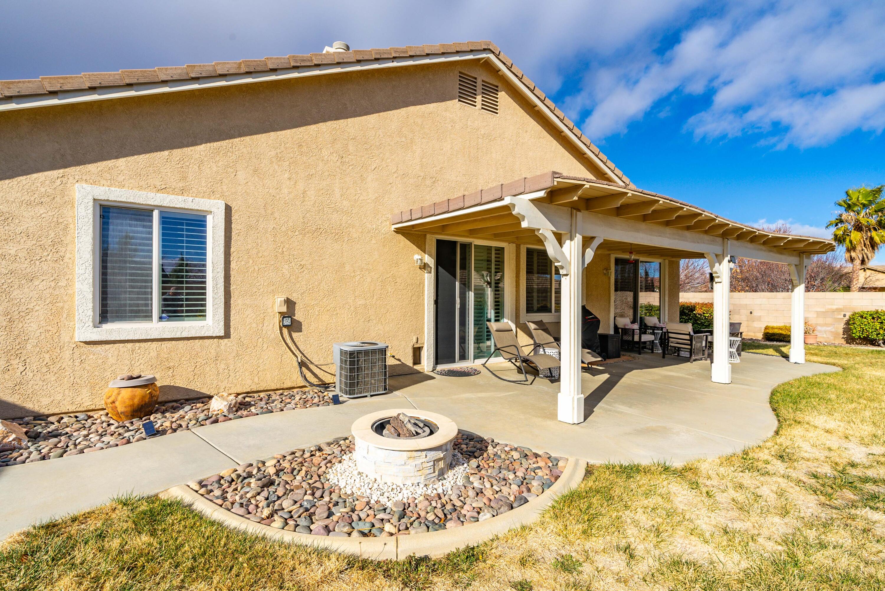 Palmdale, California 93551, United States, 4 Bedrooms Bedrooms, ,2 BathroomsBathrooms,Residential,Active,26512