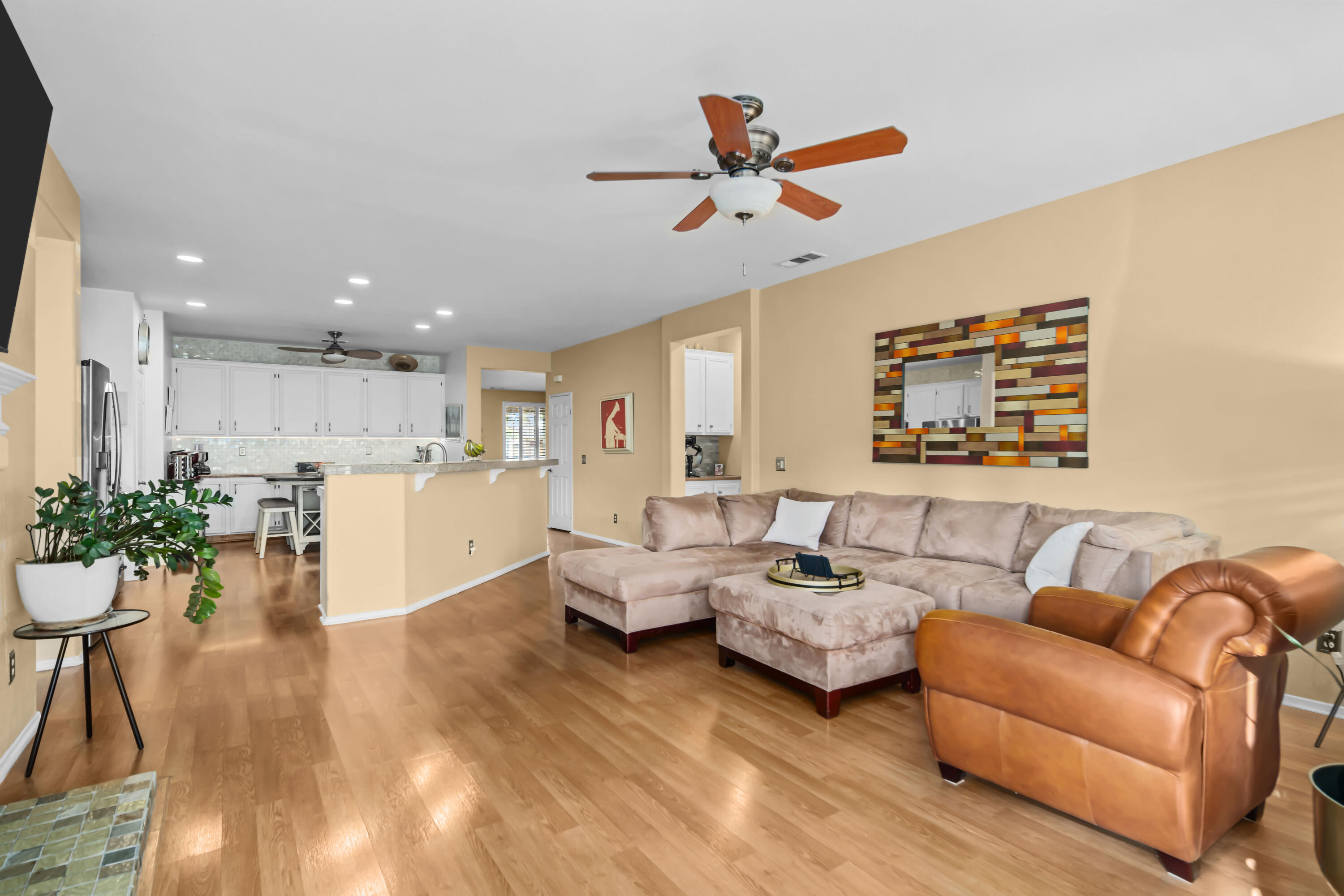 Palmdale, California 93551, United States, 4 Bedrooms Bedrooms, ,2 BathroomsBathrooms,Residential,Active,26512