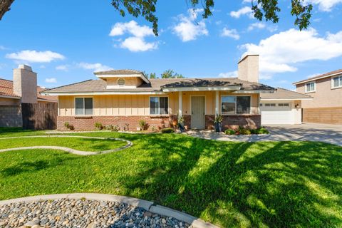 A home in Quartz Hill