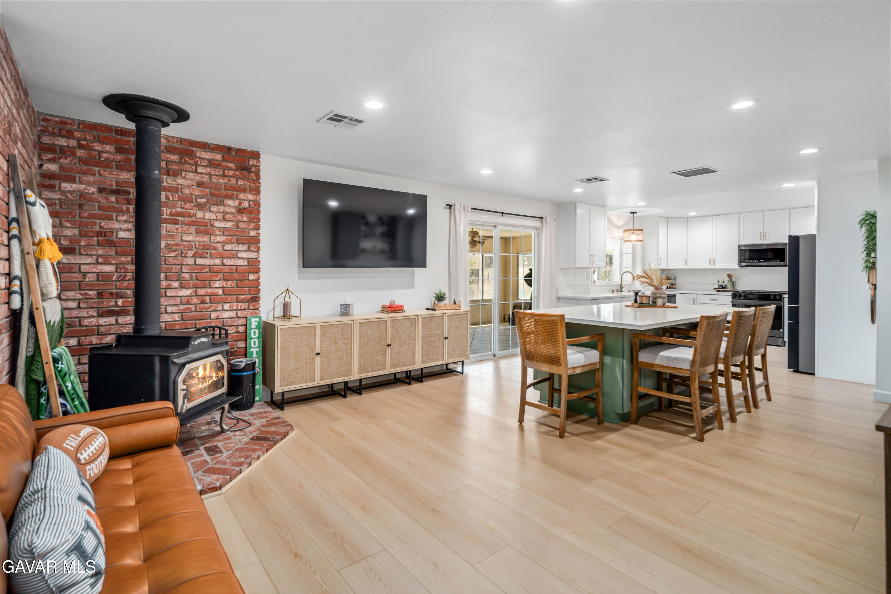 Lancaster, California 93536, United States, 4 Bedrooms Bedrooms, ,2 BathroomsBathrooms,Residential,Active,201320