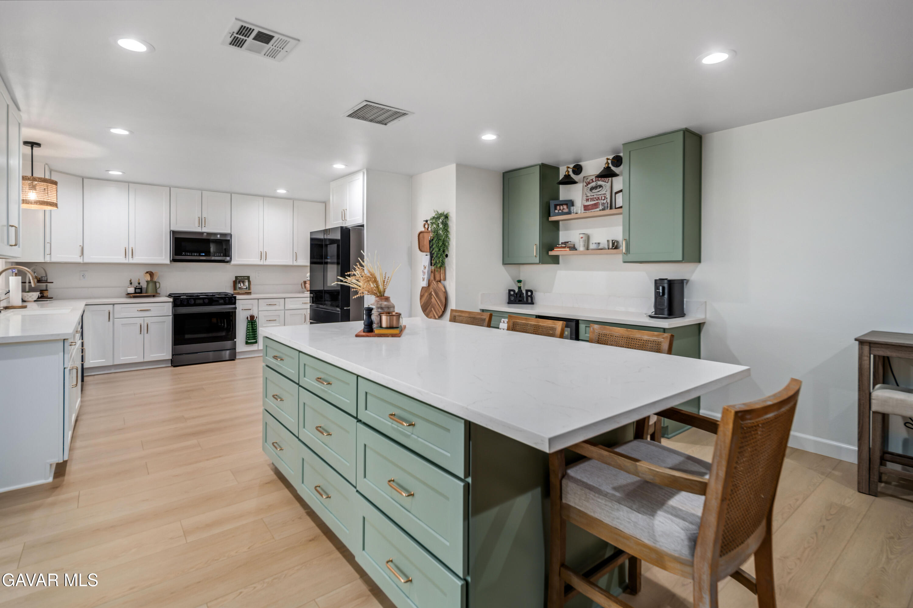 Lancaster, California 93536, United States, 4 Bedrooms Bedrooms, ,2 BathroomsBathrooms,Residential,Active,201320