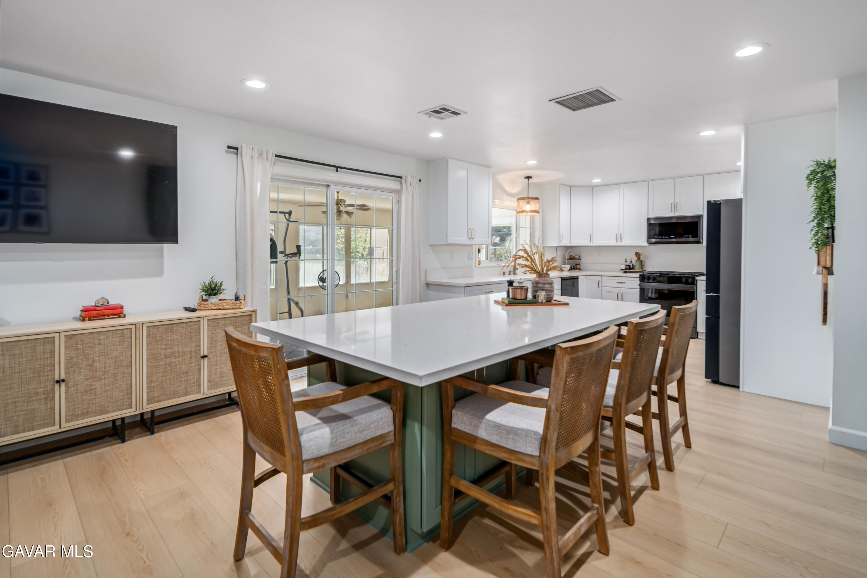 Lancaster, California 93536, United States, 4 Bedrooms Bedrooms, ,2 BathroomsBathrooms,Residential,Active,201320