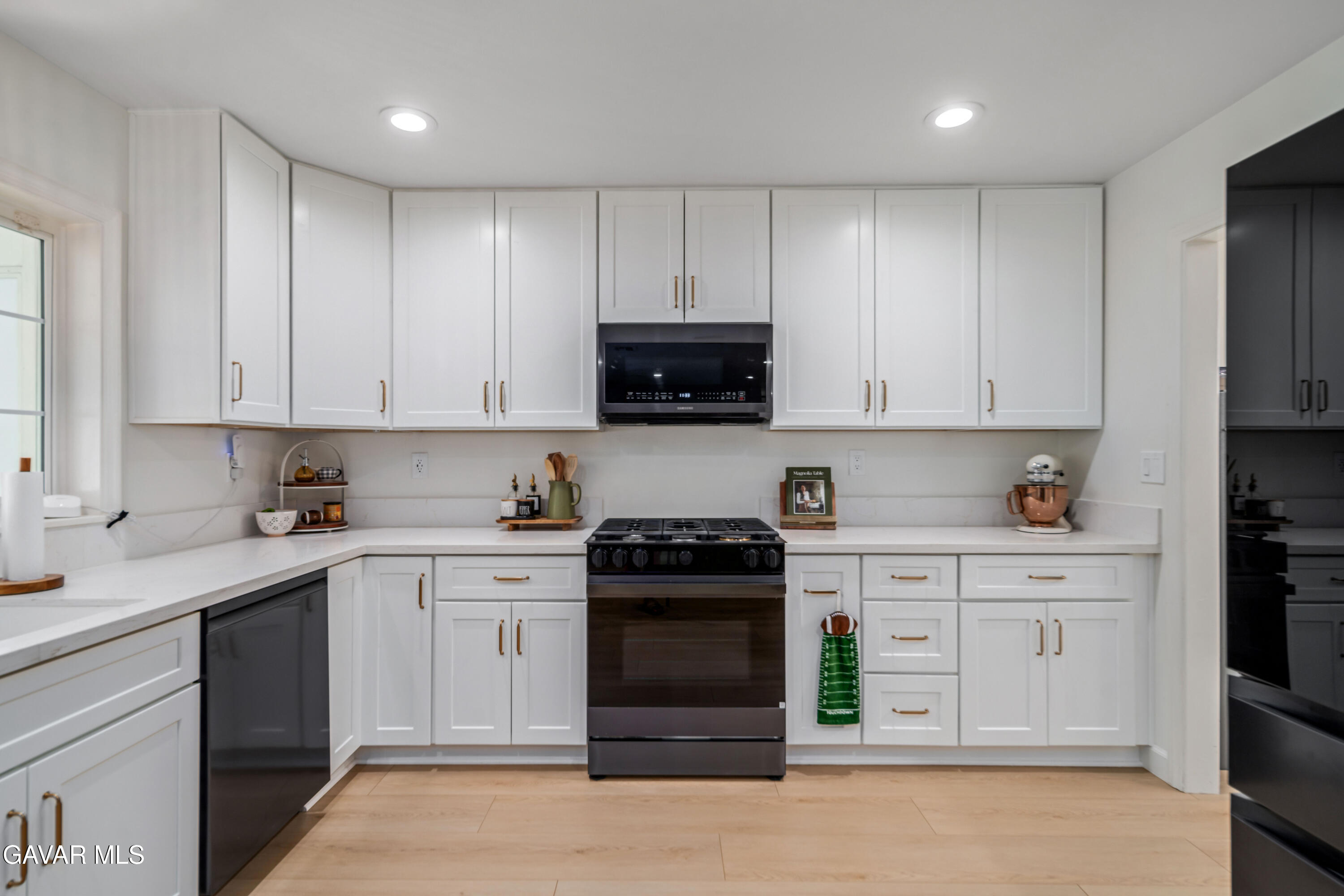 Lancaster, California 93536, United States, 4 Bedrooms Bedrooms, ,2 BathroomsBathrooms,Residential,Active,201320