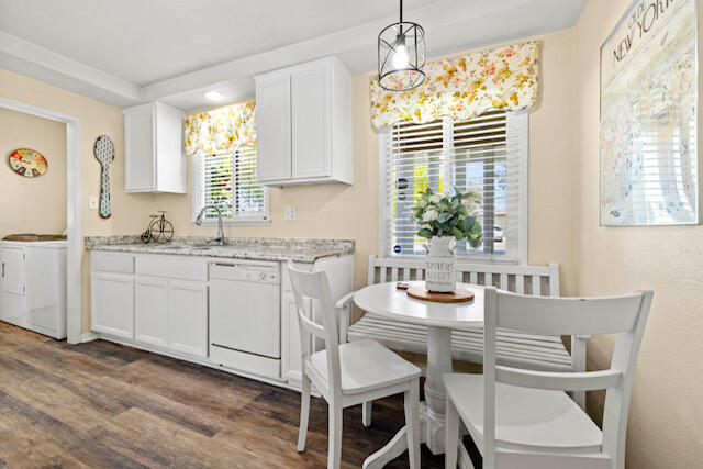 Lancaster, California 93534, United States, 3 Bedrooms Bedrooms, ,2 BathroomsBathrooms,Residential,Pending,120202