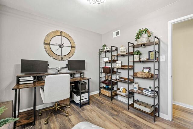 Lancaster, California 93534, United States, 3 Bedrooms Bedrooms, ,2 BathroomsBathrooms,Residential,Pending,120202