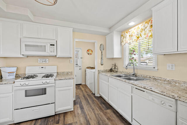 Lancaster, California 93534, United States, 3 Bedrooms Bedrooms, ,2 BathroomsBathrooms,Residential,Pending,120202