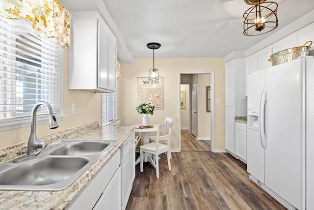 Lancaster, California 93534, United States, 3 Bedrooms Bedrooms, ,2 BathroomsBathrooms,Residential,Pending,120202