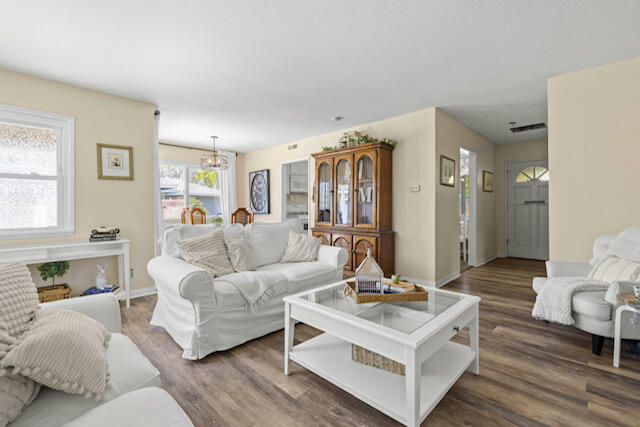 Lancaster, California 93534, United States, 3 Bedrooms Bedrooms, ,2 BathroomsBathrooms,Residential,Pending,120202