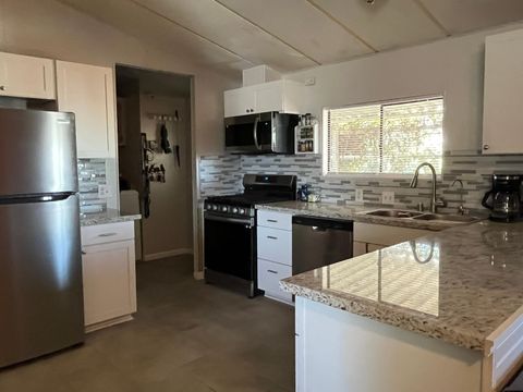 Mobile Home in Rosamond CA 2113 Windcurrent Drive 2.jpg