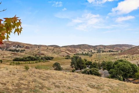 A home in Lake Hughes