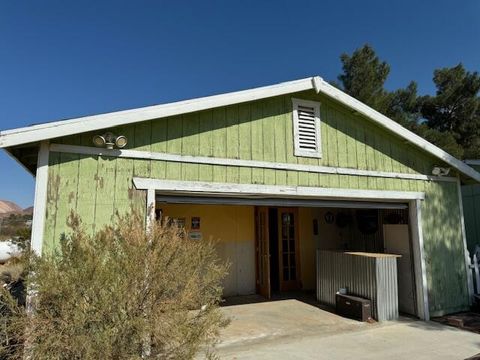 A home in Mojave