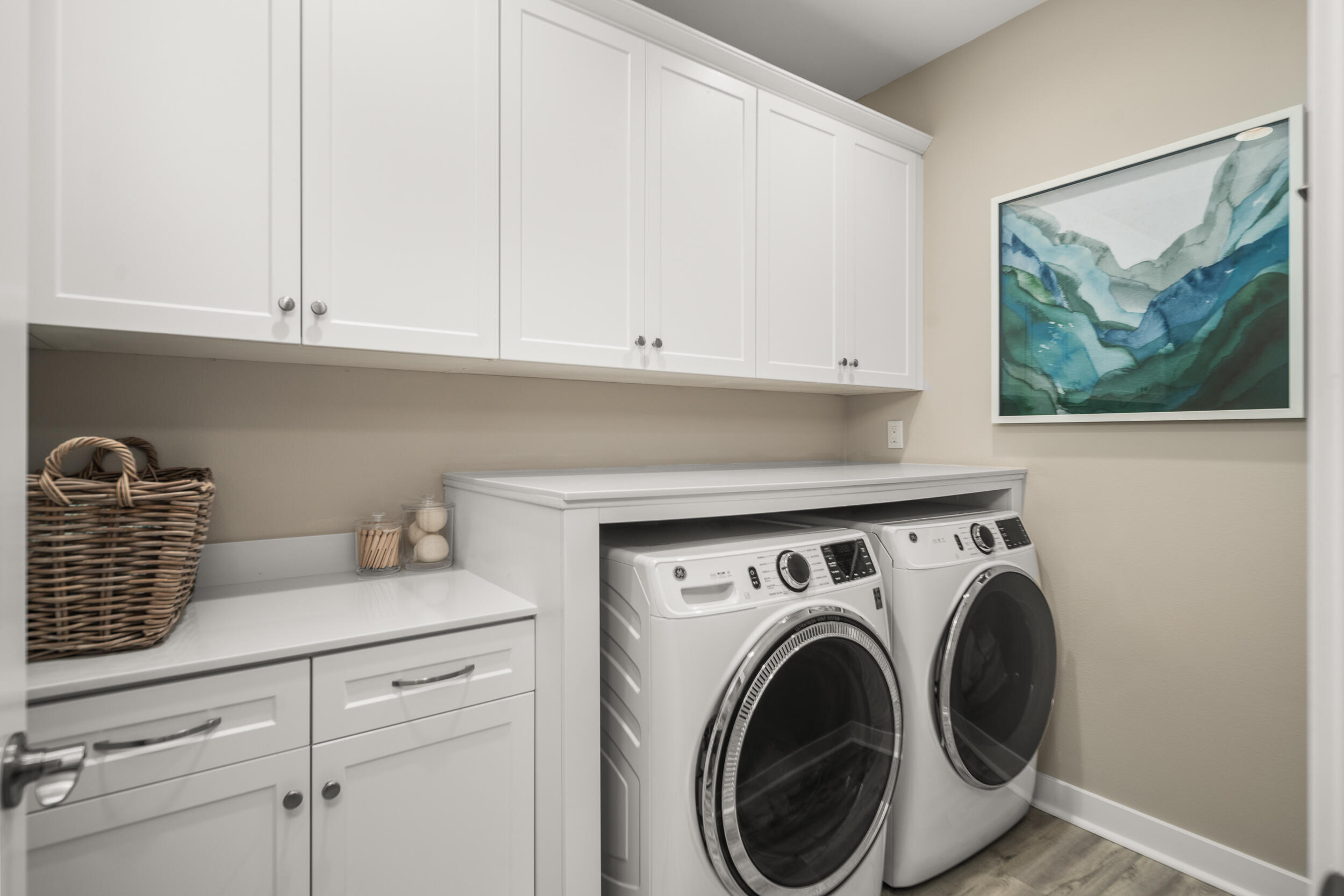 Palmdale, California 93551, United States, 4 Bedrooms Bedrooms, ,3 BathroomsBathrooms,Residential,Active,39514