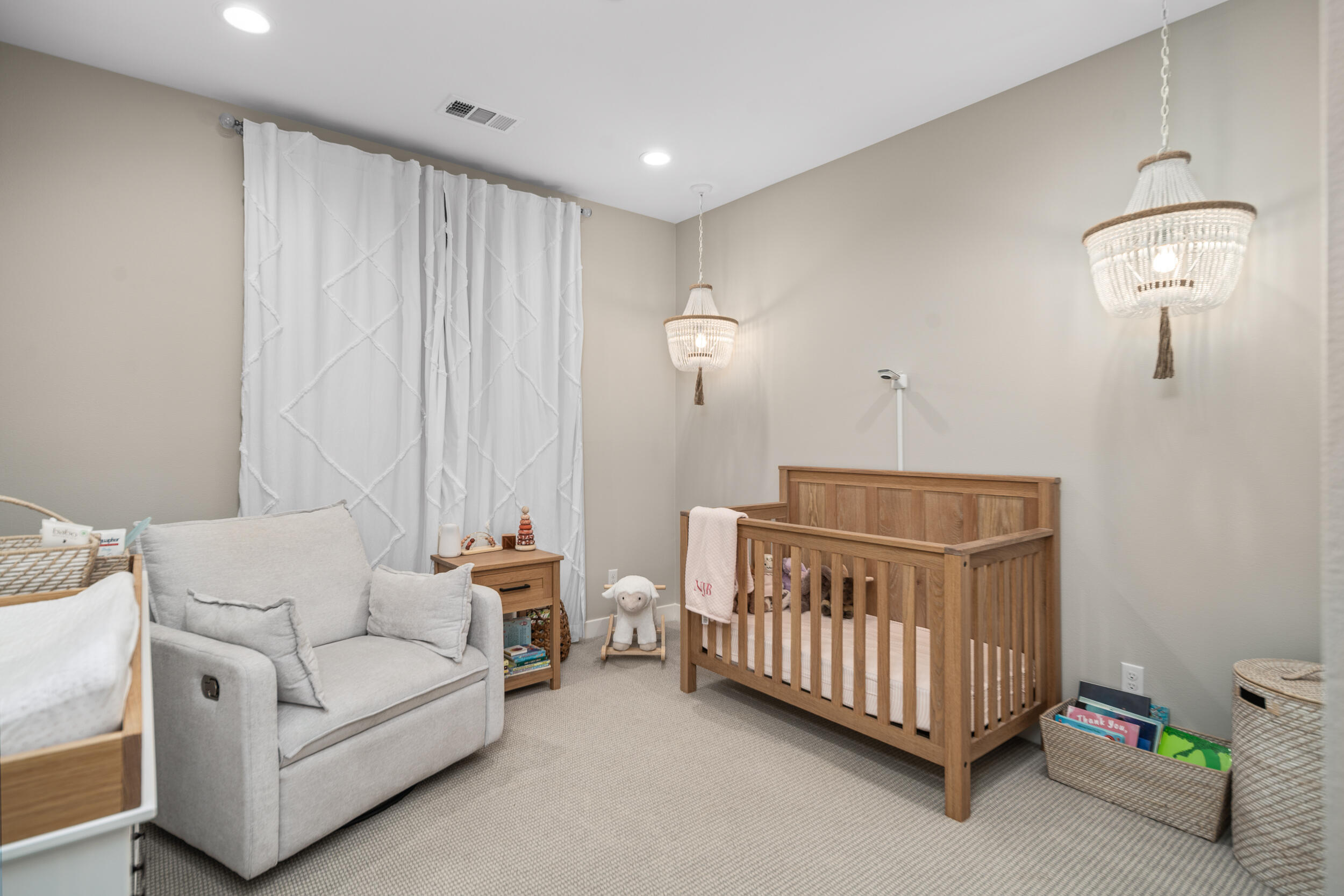 Palmdale, California 93551, United States, 4 Bedrooms Bedrooms, ,3 BathroomsBathrooms,Residential,Active,39514