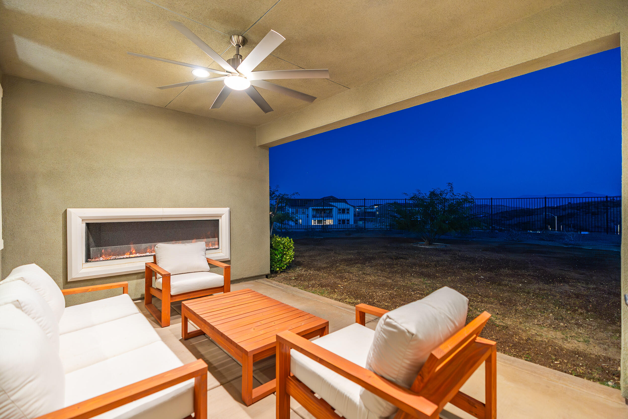 Palmdale, California 93551, United States, 4 Bedrooms Bedrooms, ,3 BathroomsBathrooms,Residential,Active,39514